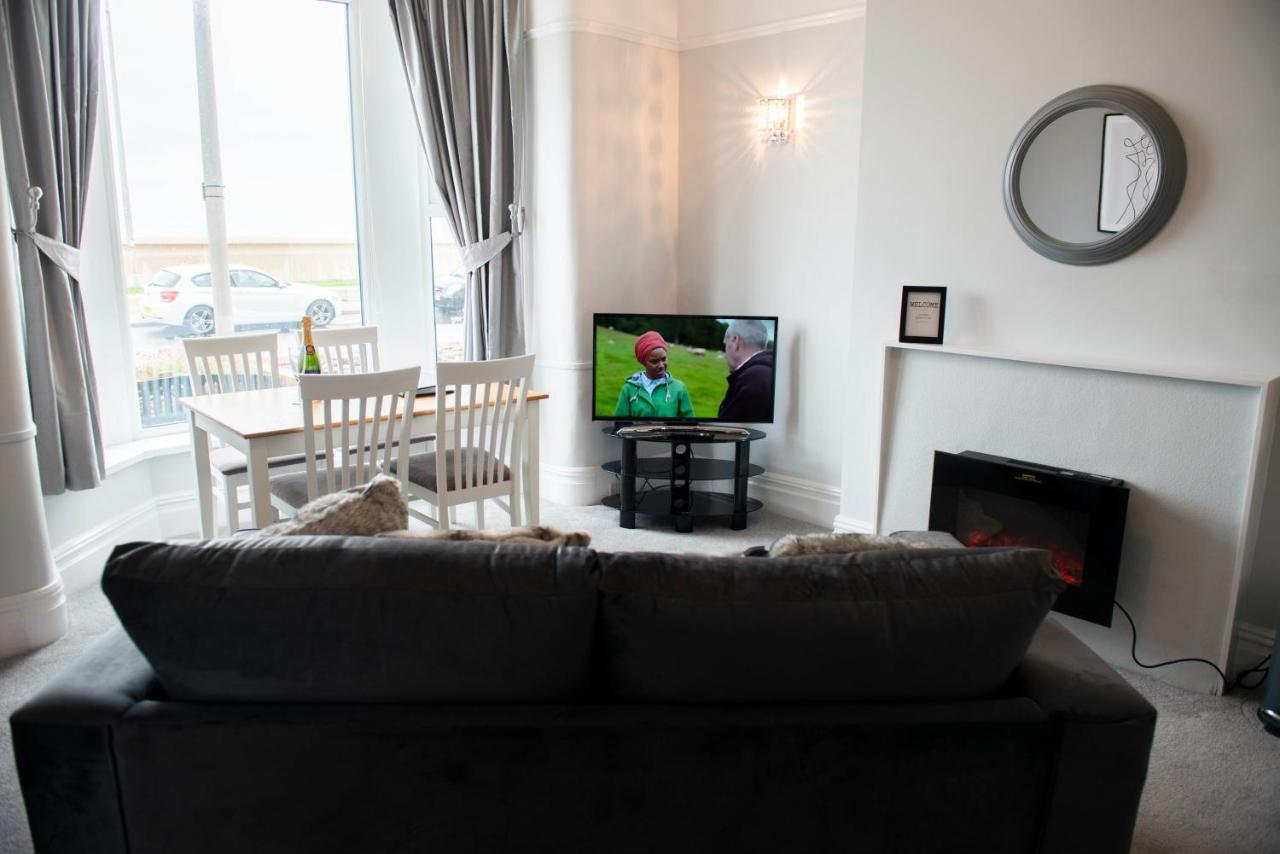 Charles Alexander Short Stay - Highcliffe Apartments Cleveleys Dış mekan fotoğraf